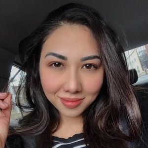 Meet your Posher, Christine